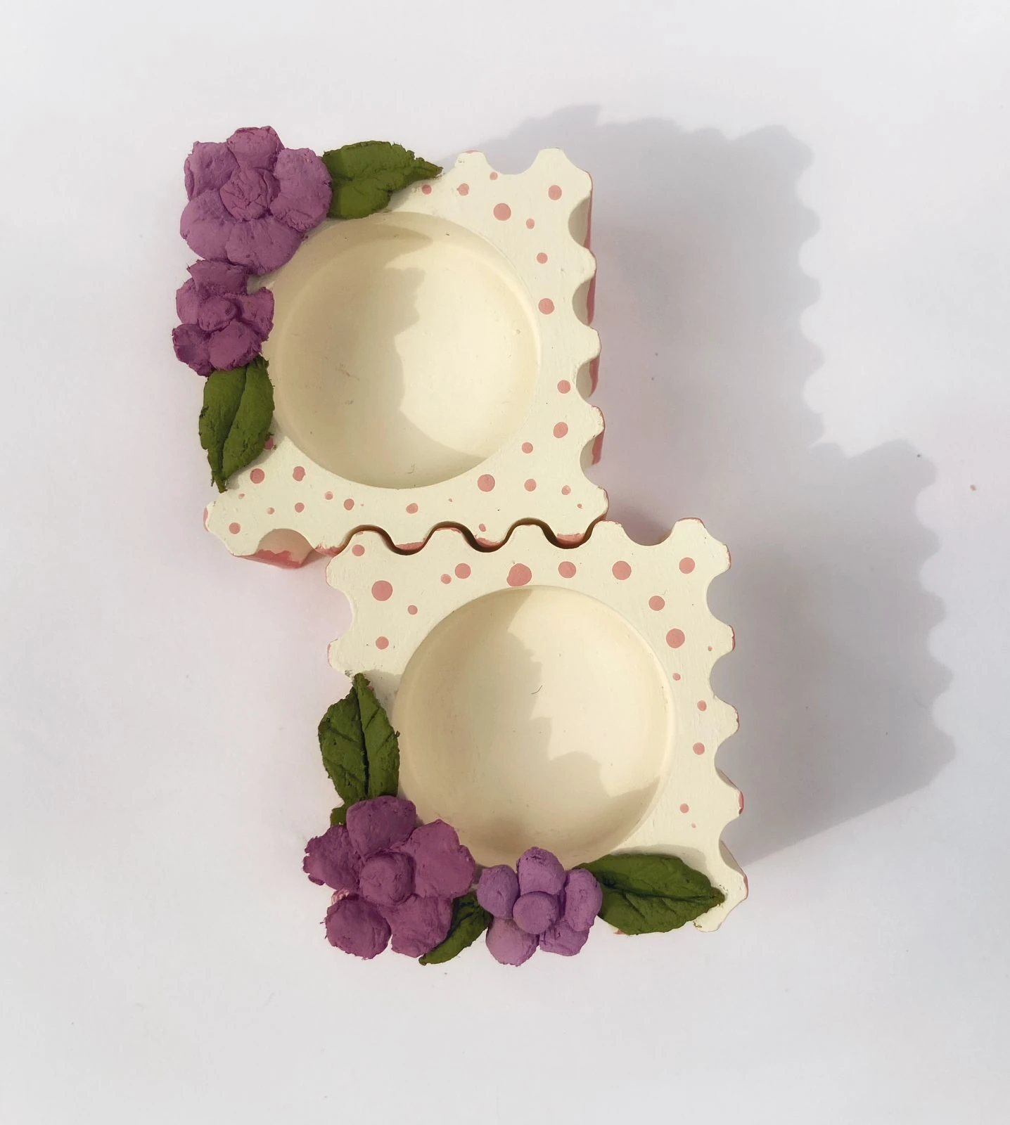 Baingani Scallop Floral Tealight Pair